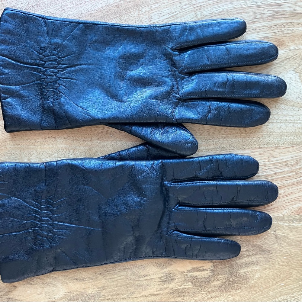 Fownes black leather gloves size 7.5